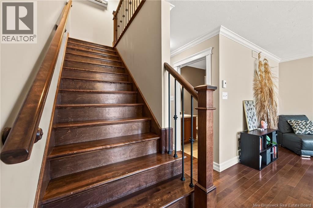 27 Oxiard Street - 17