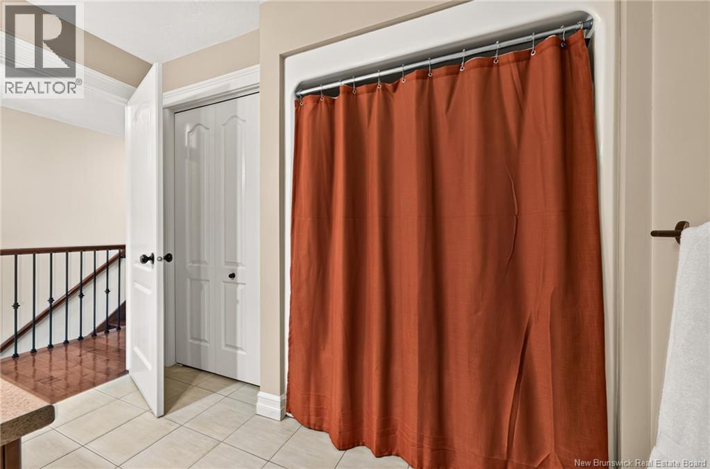27 Oxiard Street - 26