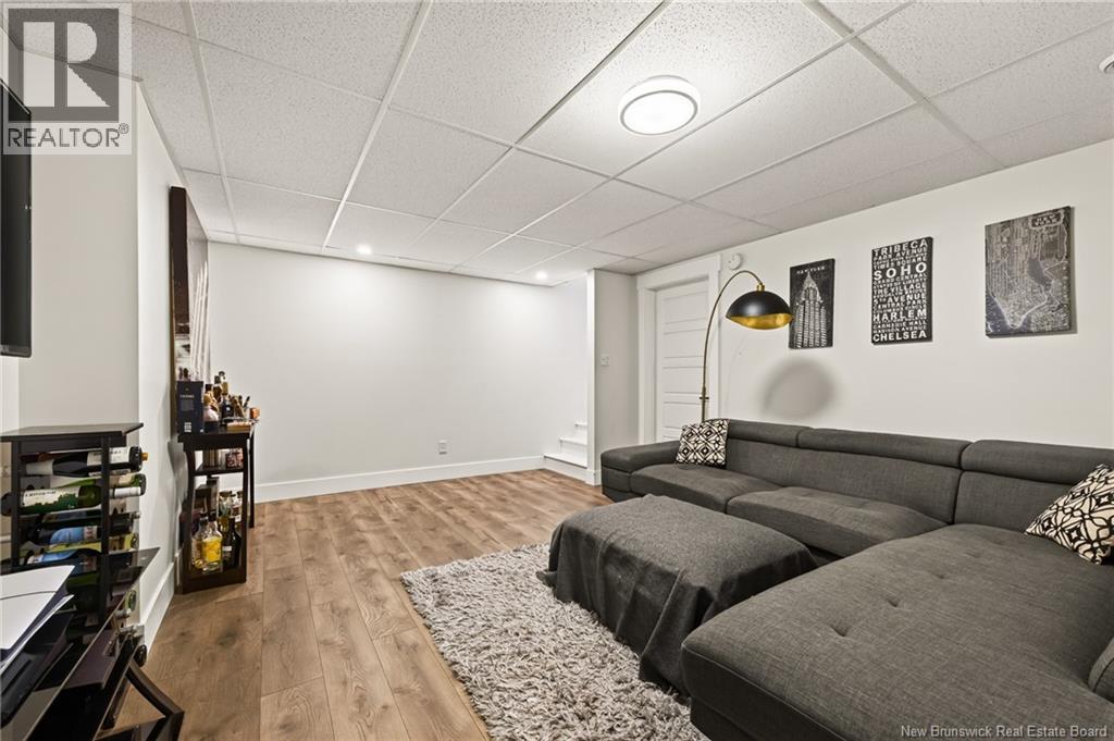 27 Oxiard Street - 30