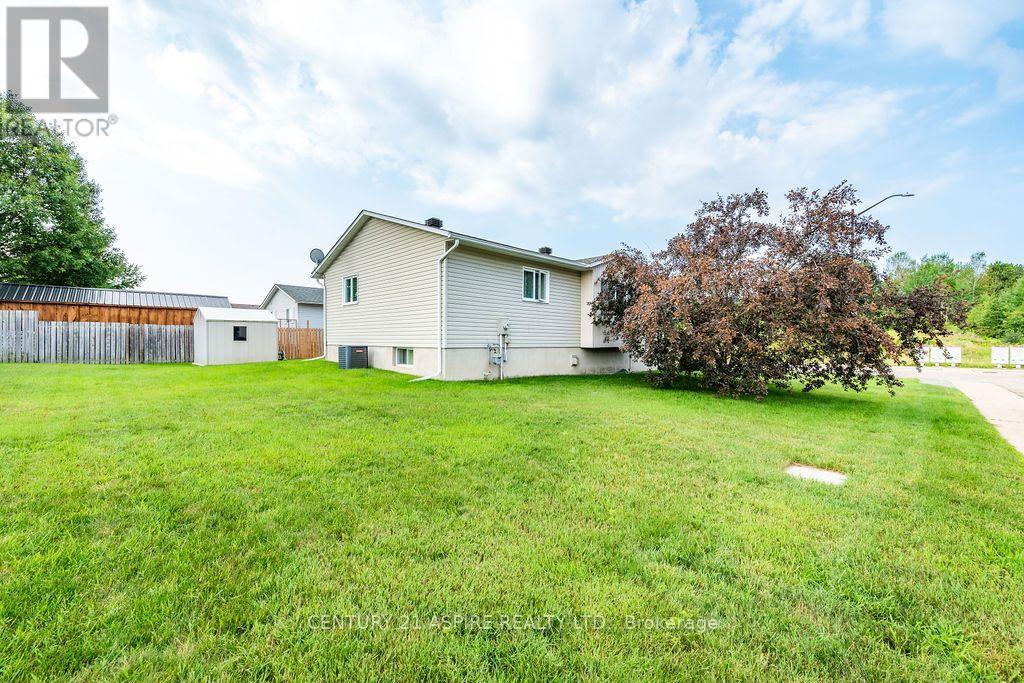 3 HIGHLAND PARK DRIVE - Image 44