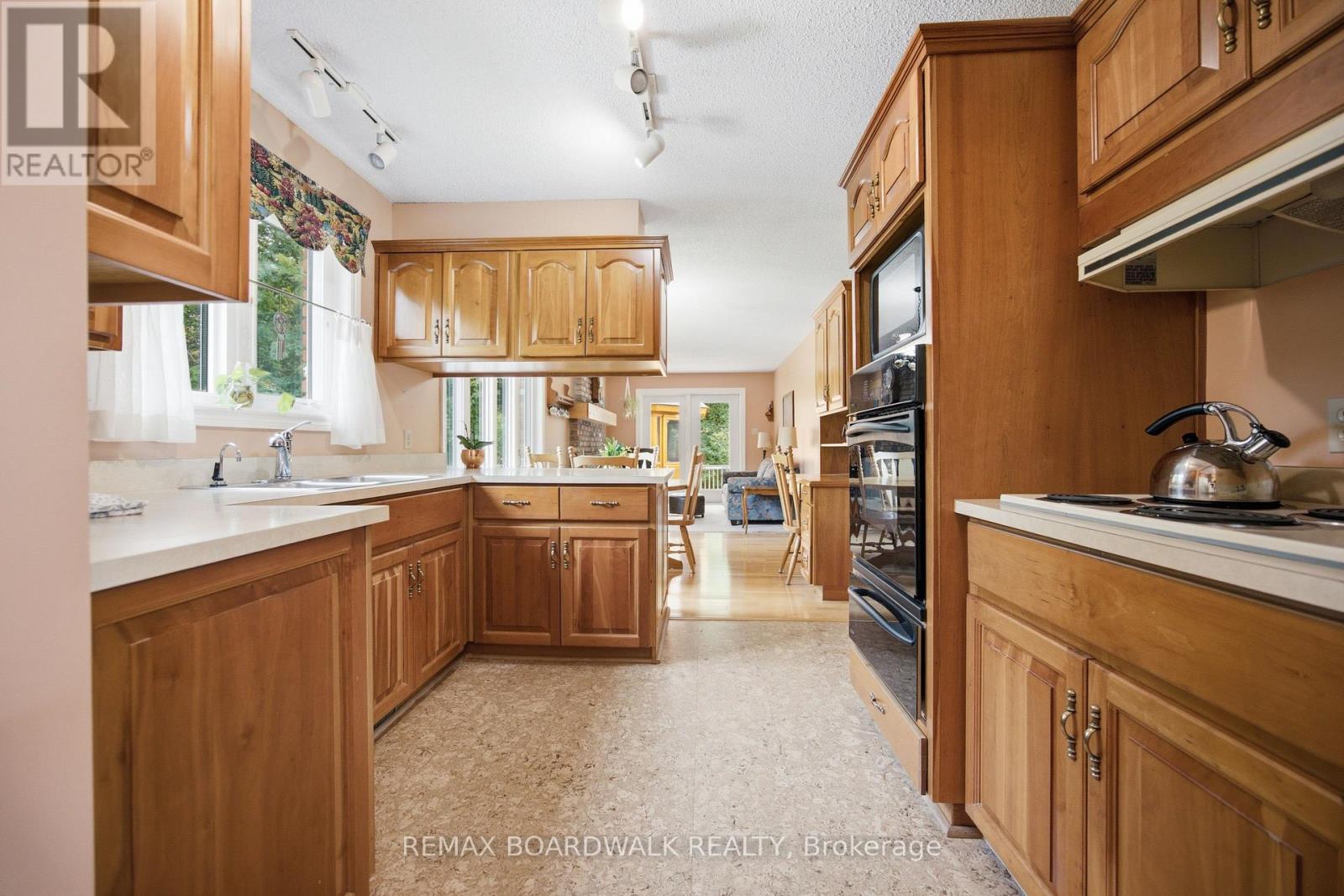 398 MCCANN ROAD - 12