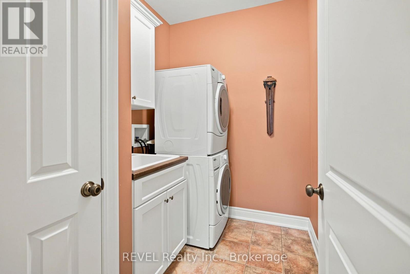 90 SUNRISE COURT - Image 24