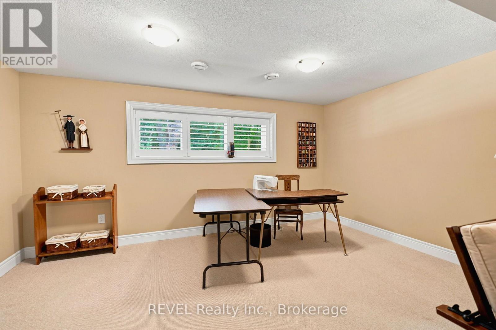 90 SUNRISE COURT - Image 25