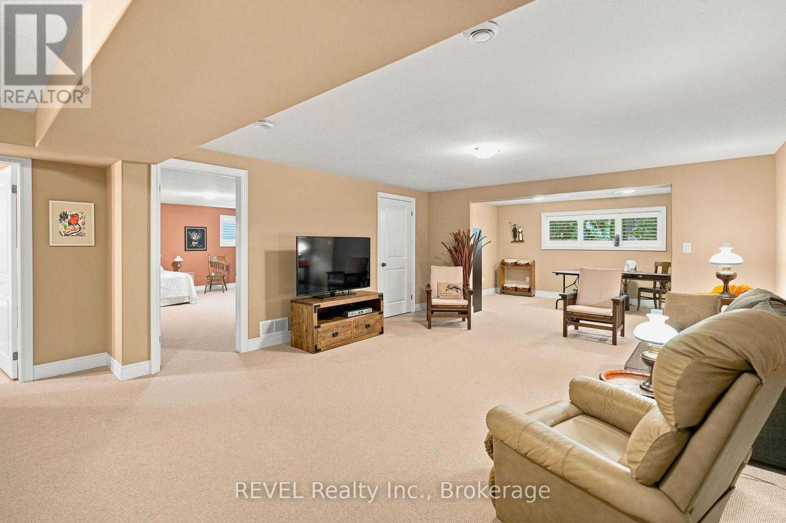 90 SUNRISE COURT - Image 26