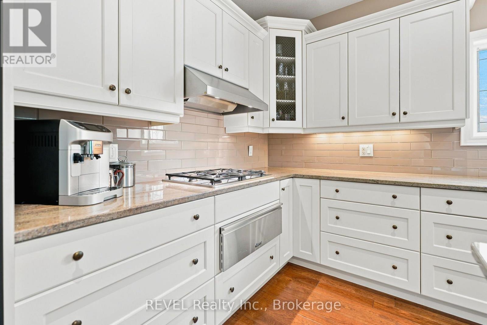 90 SUNRISE COURT - Image 8