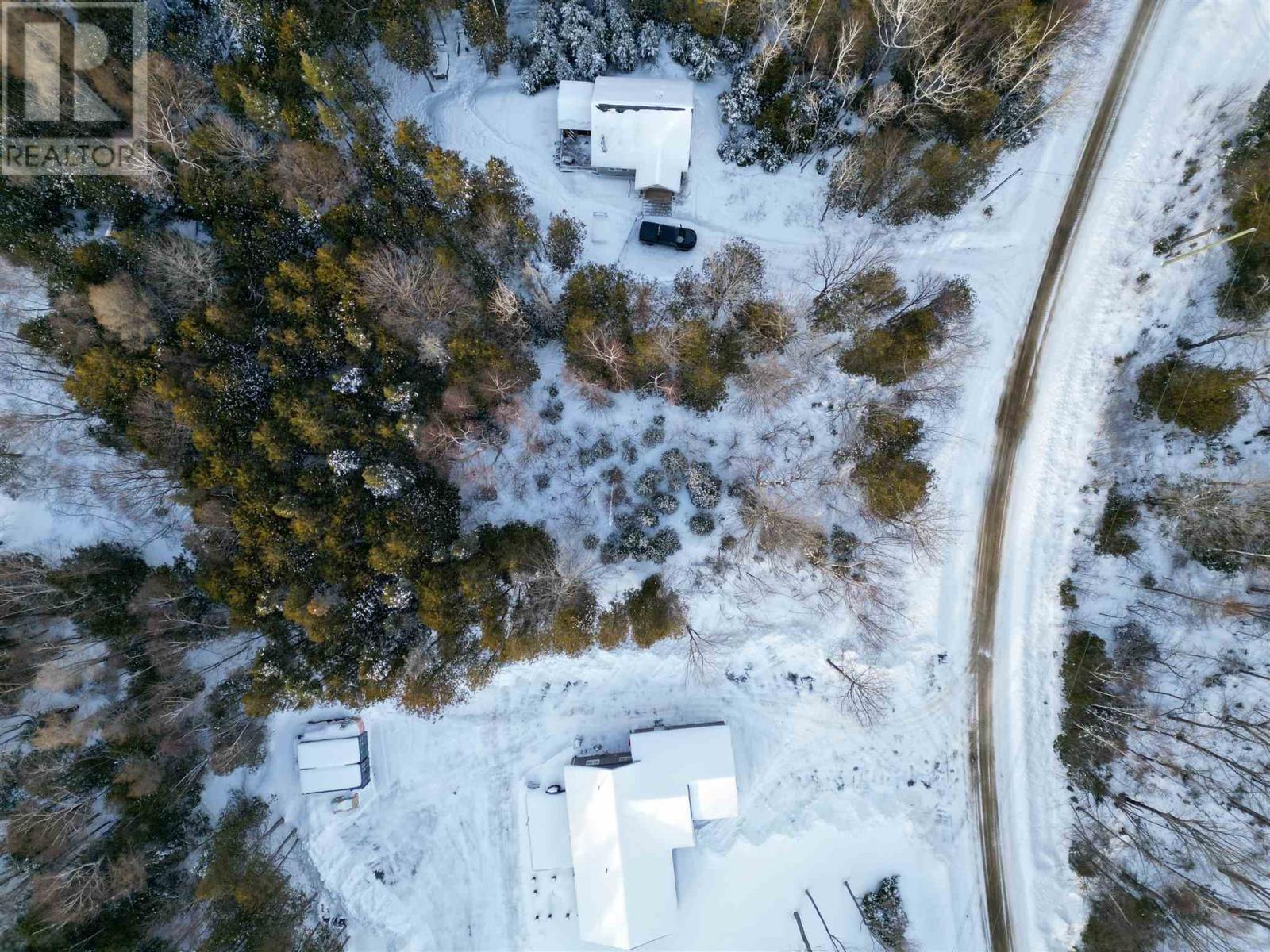 18 Lake DR