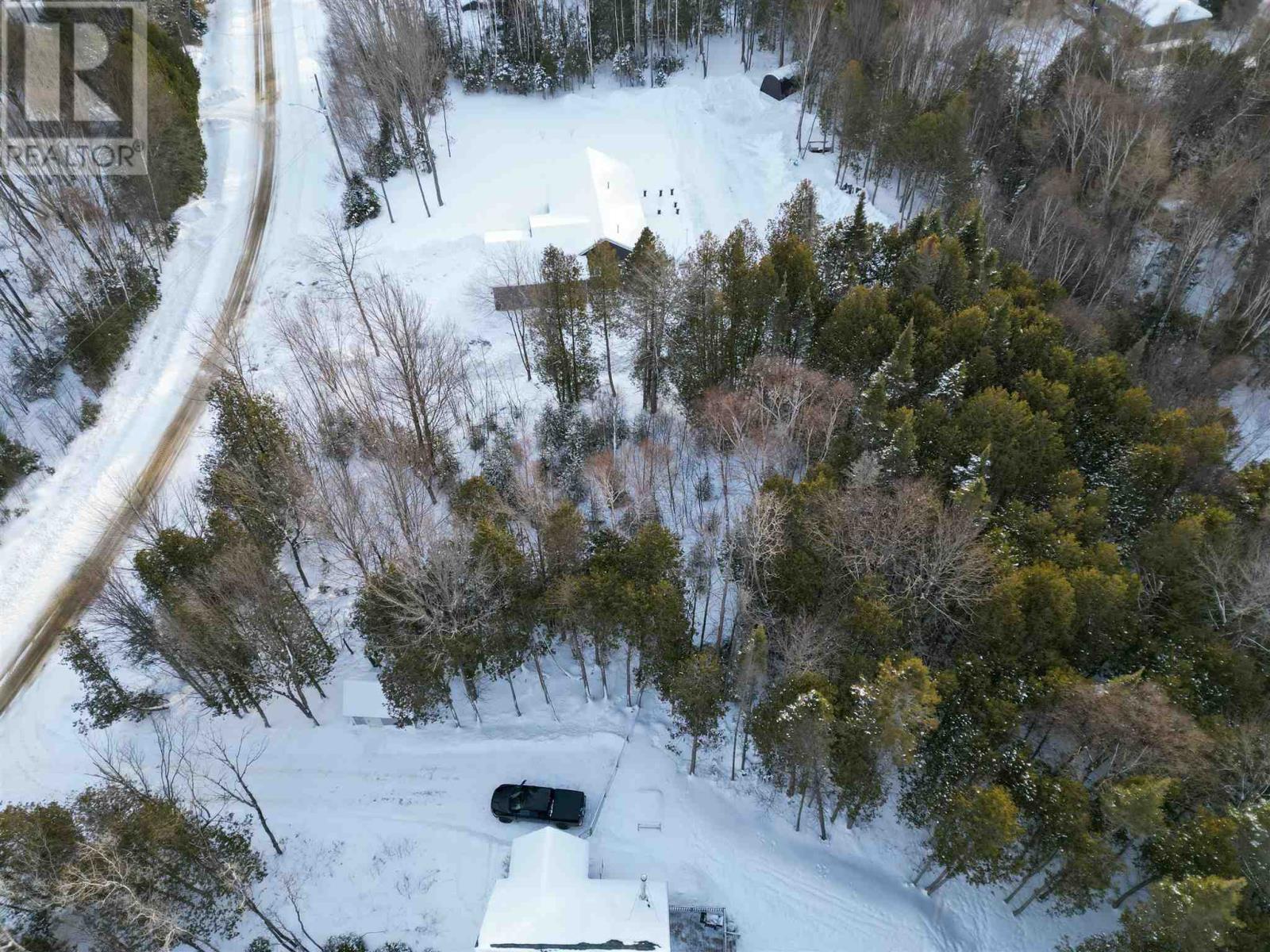 18 Lake DR