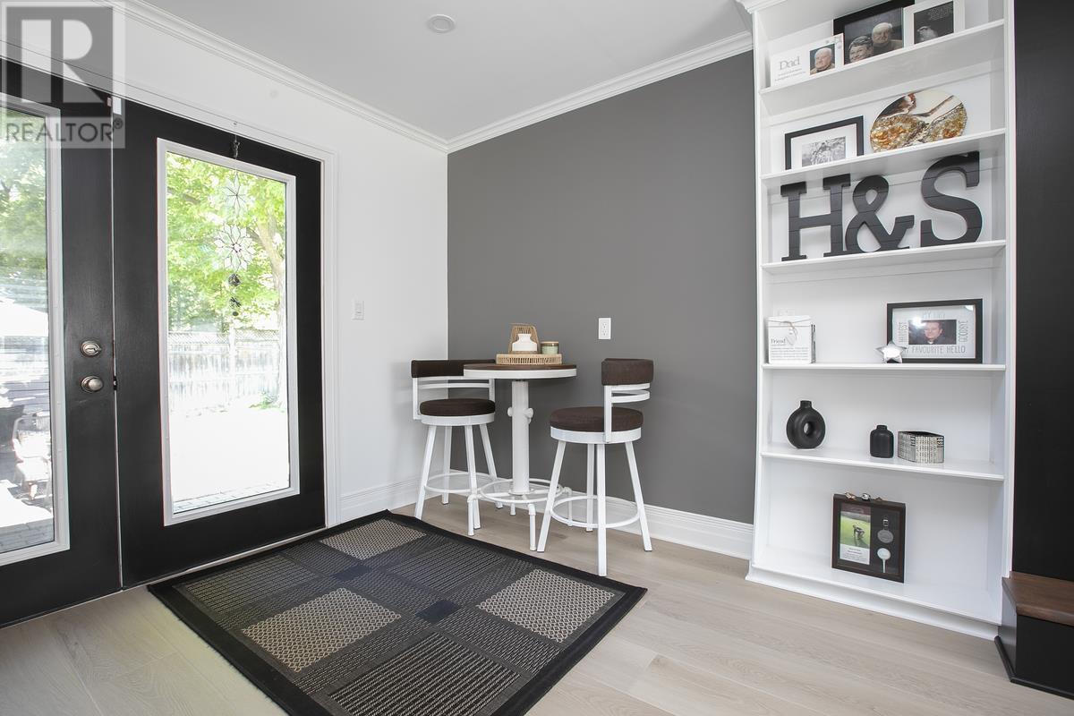 1354 Queen ST - 23