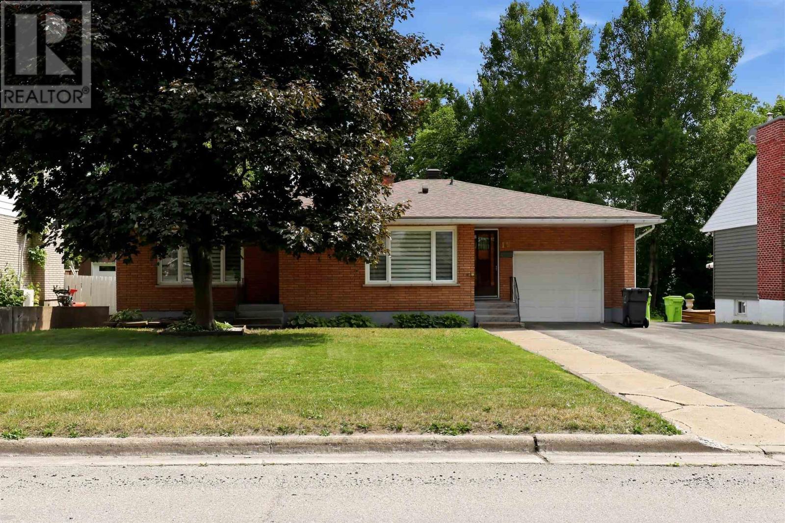 19 Grandriver CRES - 44