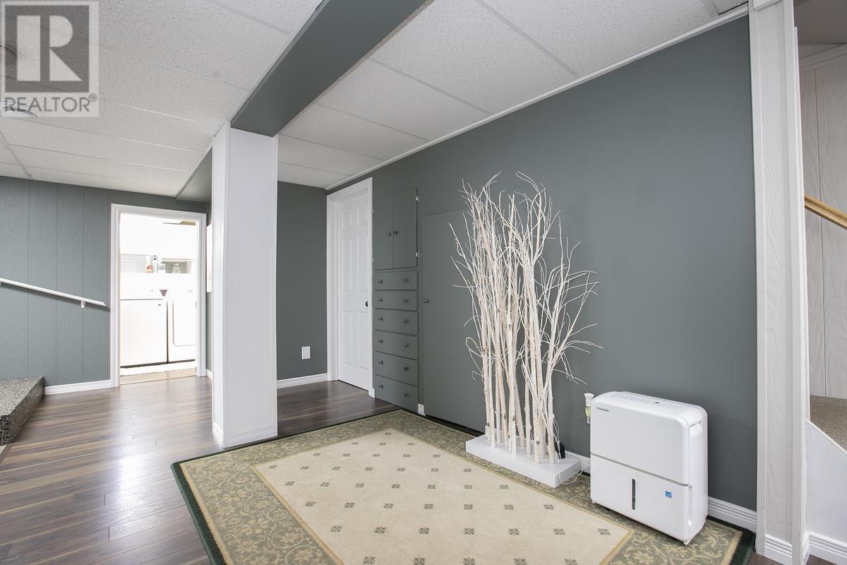 1354 Queen ST - 42
