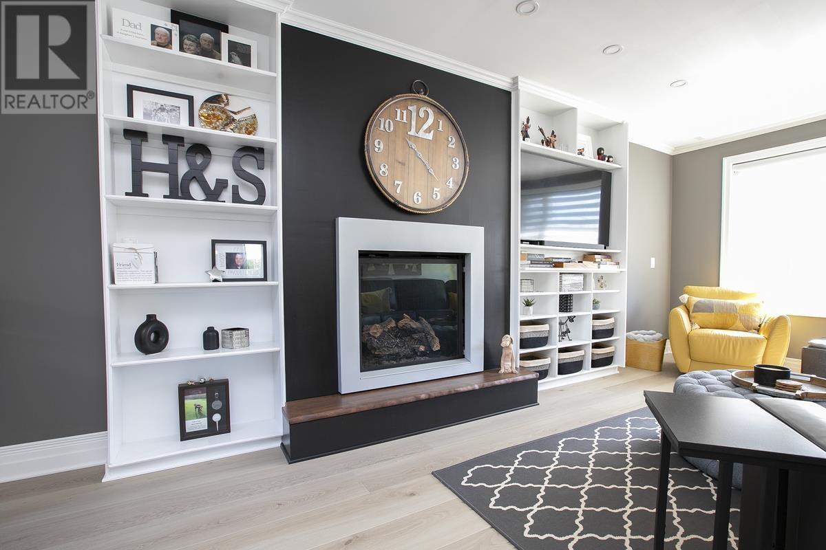 1354 Queen ST - 25