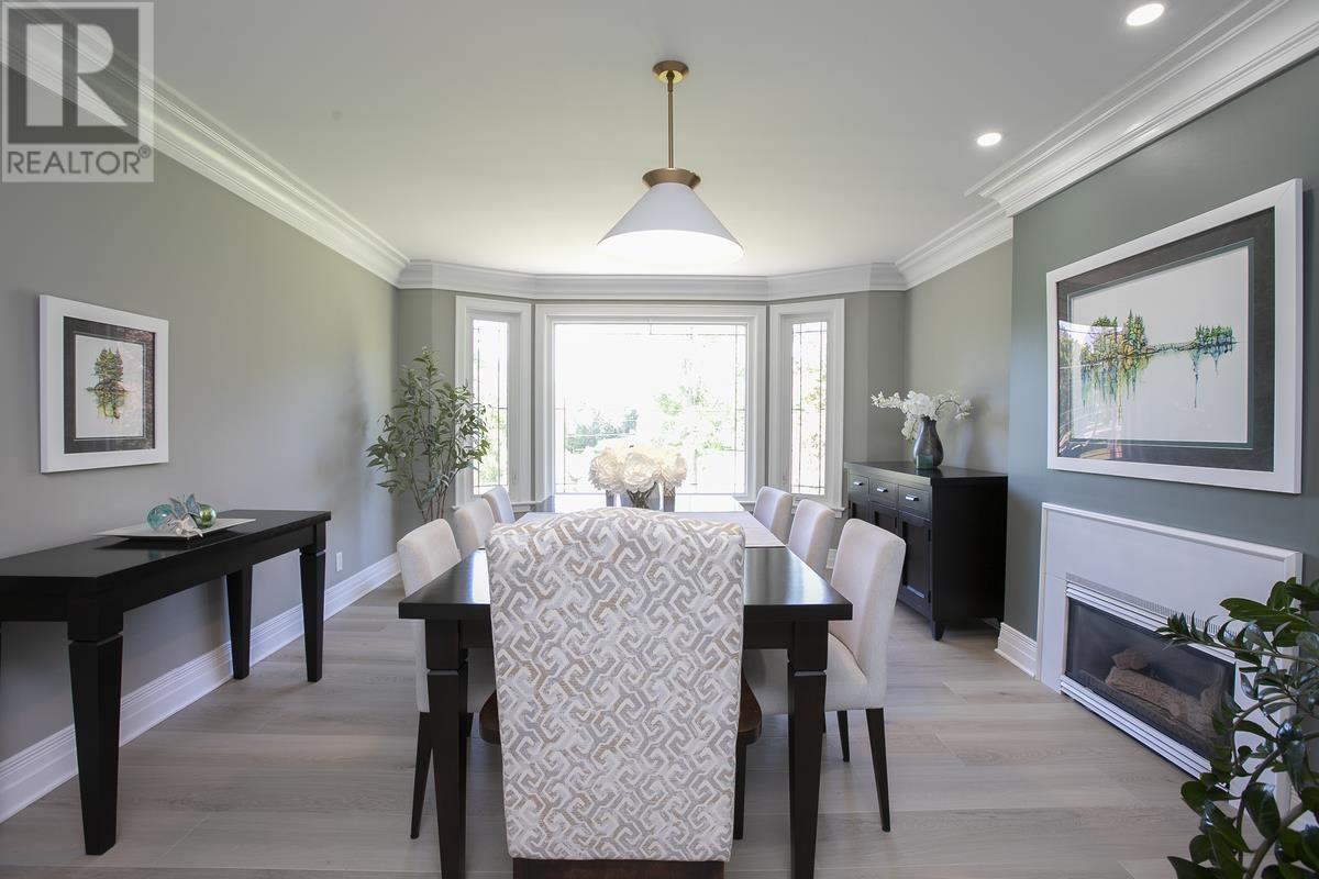 1354 Queen ST - 28