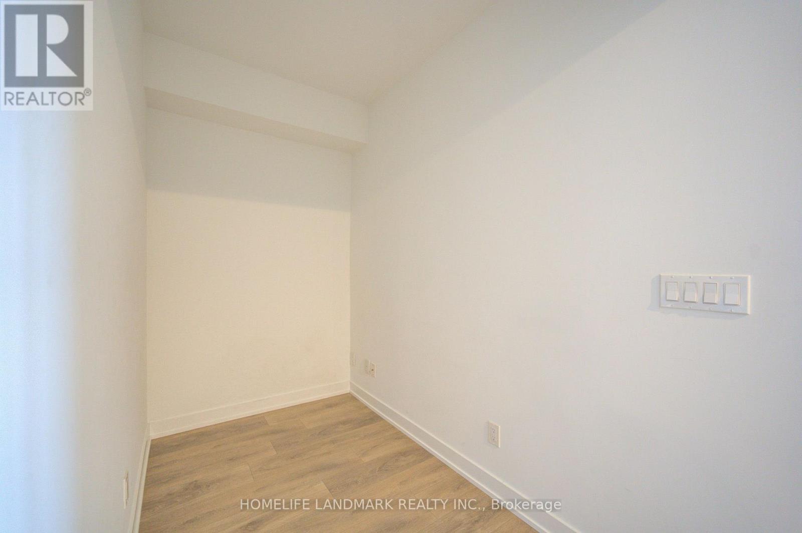 #2402 18 MAITLAND TERRACE E - 18