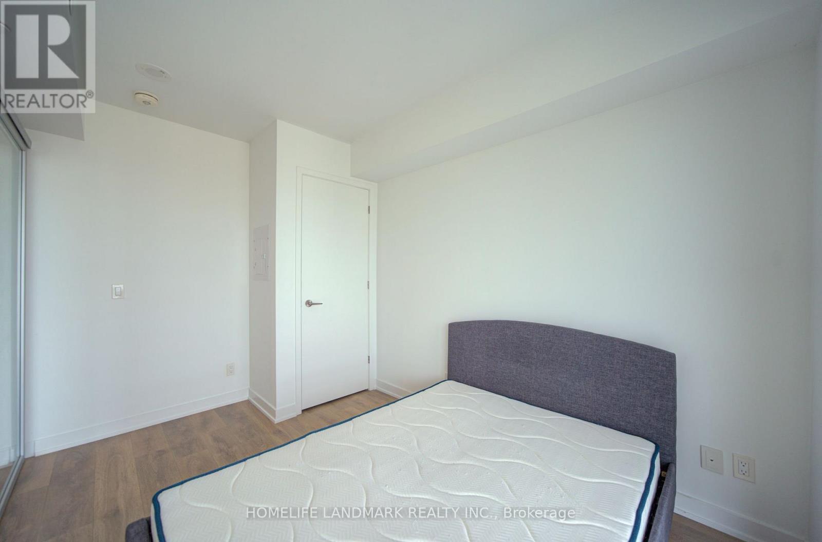 #2402 18 MAITLAND TERRACE E - 8