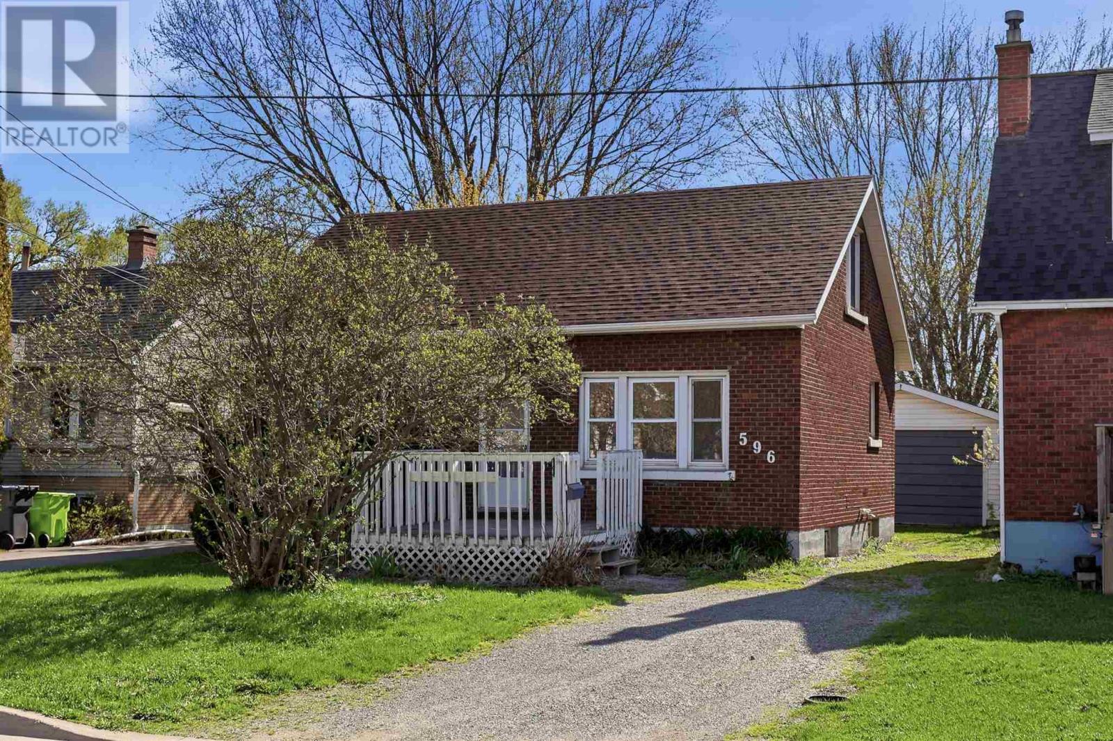 596 Sherbourne ST - 1