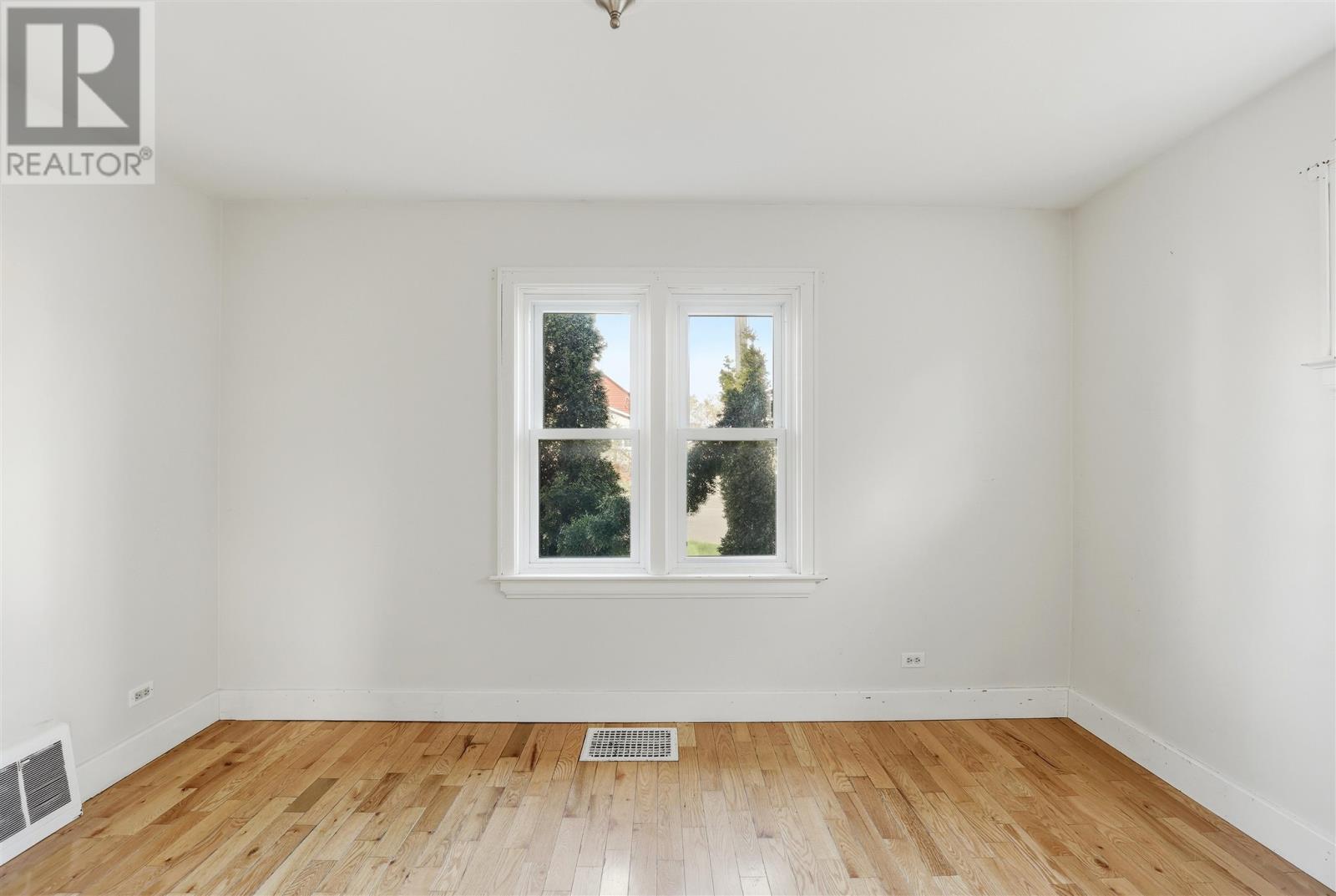 596 Sherbourne ST - 16