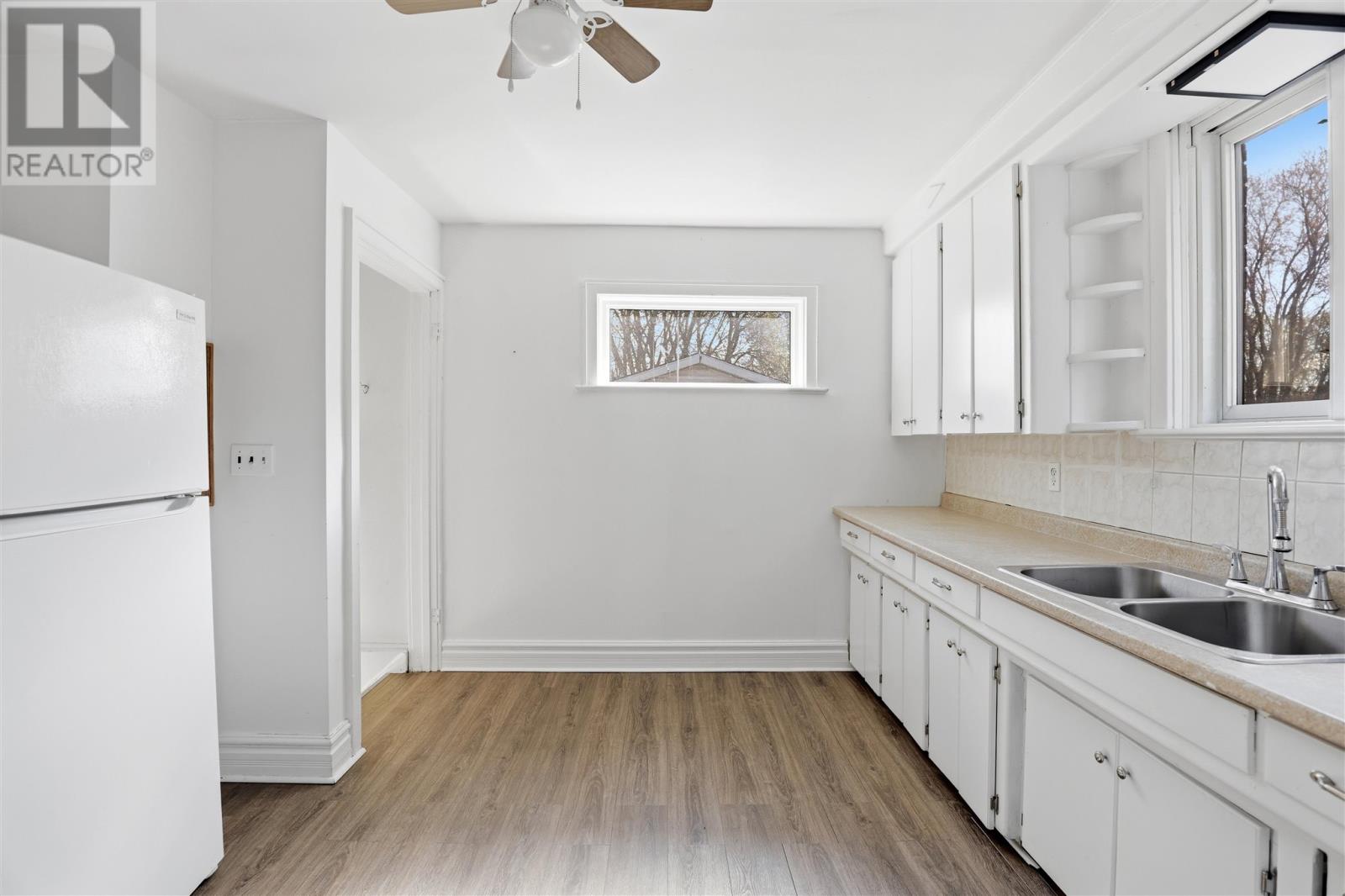 596 Sherbourne ST - 11