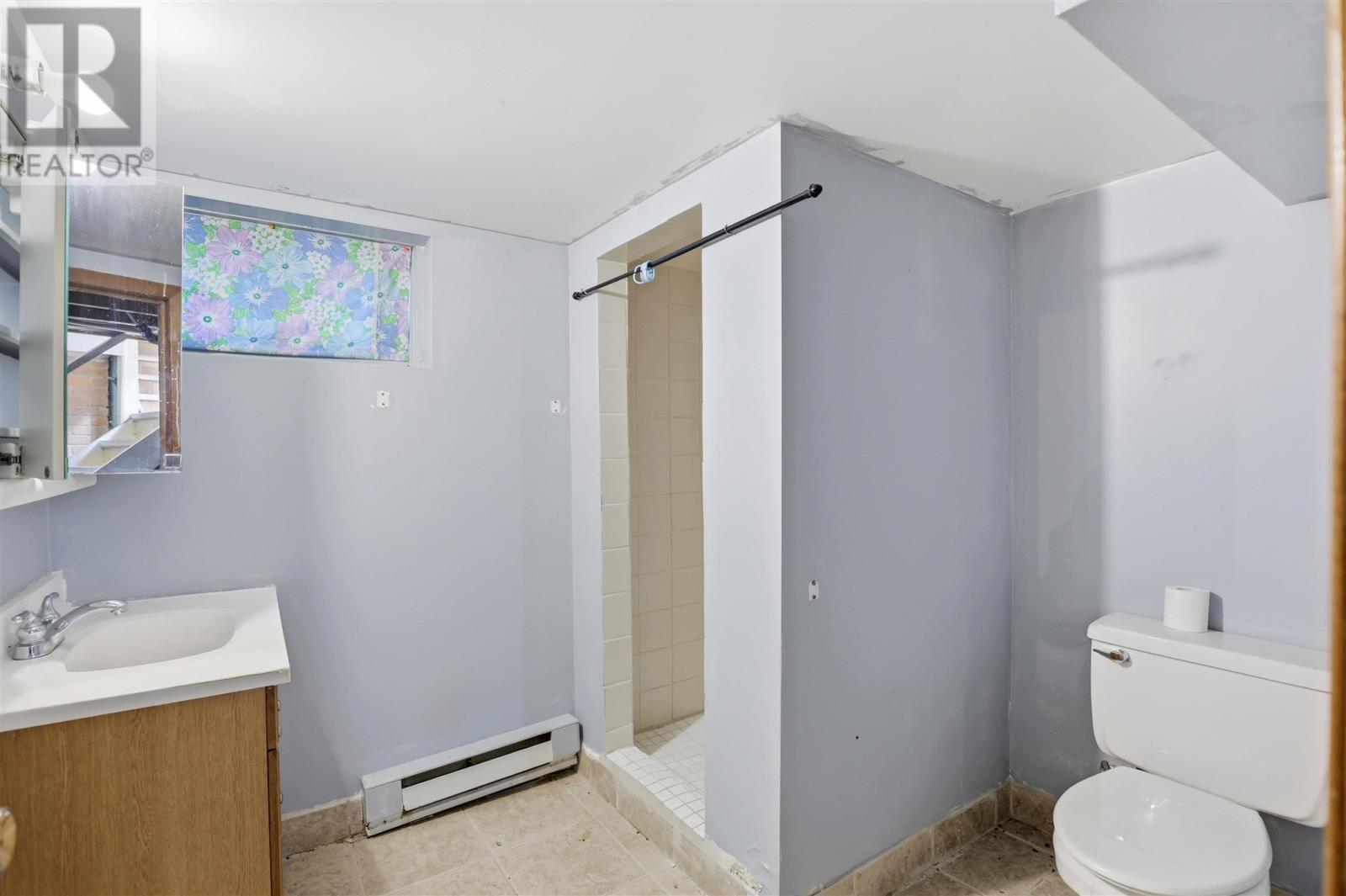 596 Sherbourne ST - 26