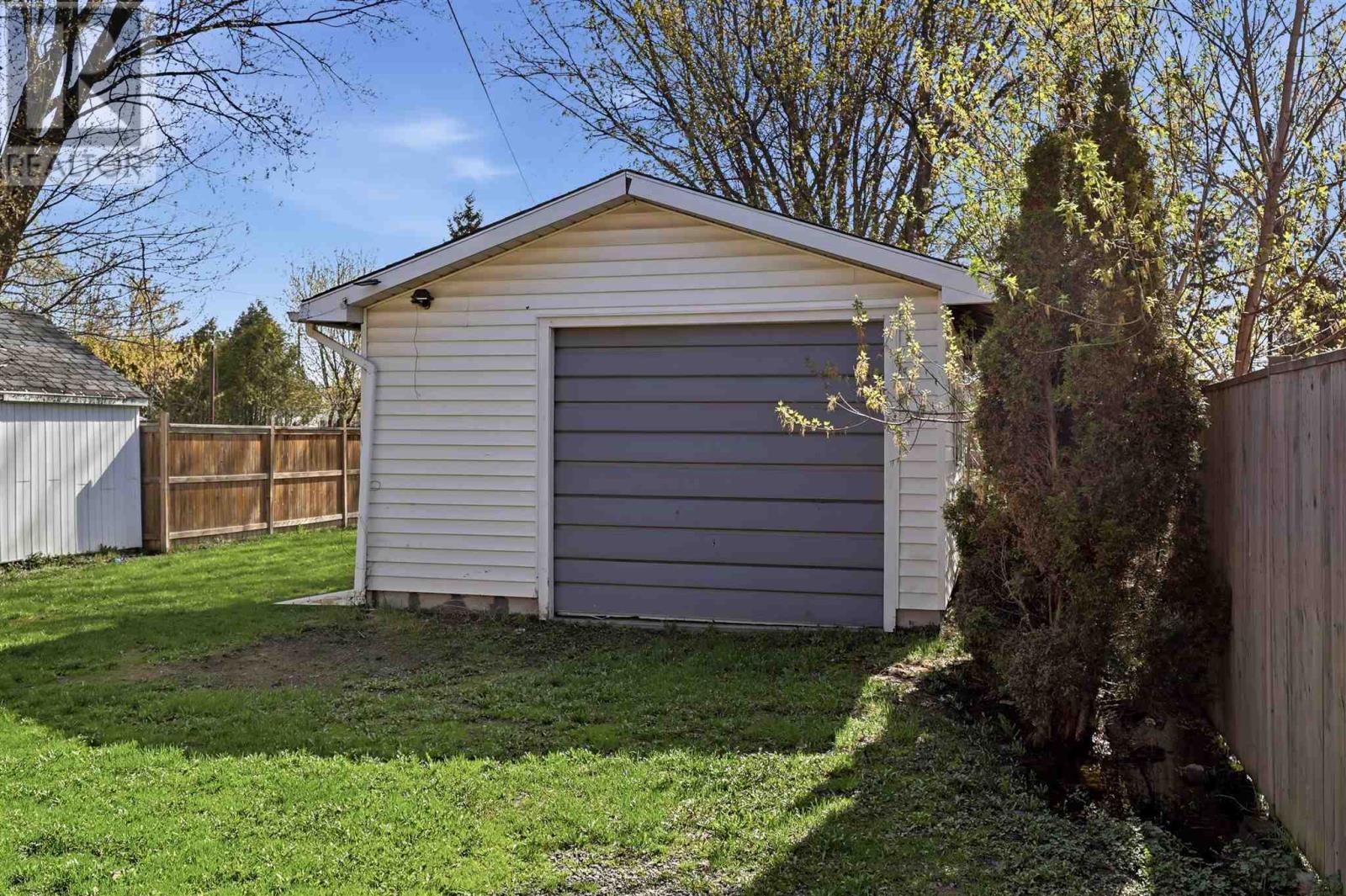 596 Sherbourne ST - 30
