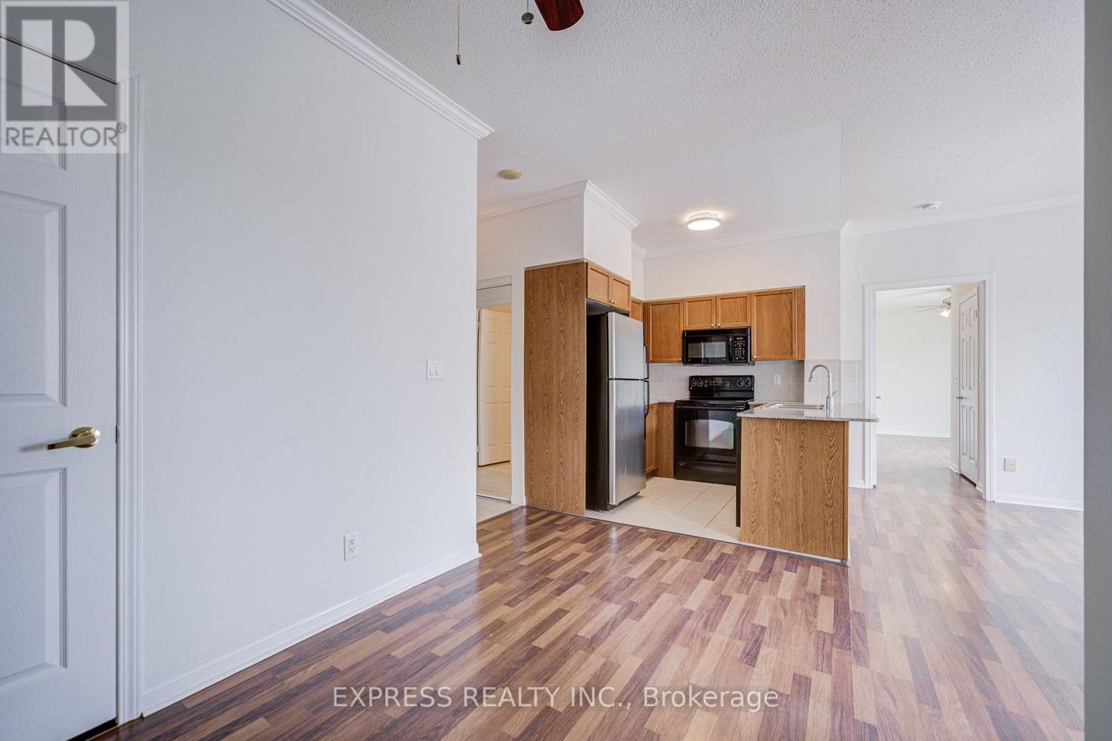 #PH01 5940 YONGE STREET - 17
