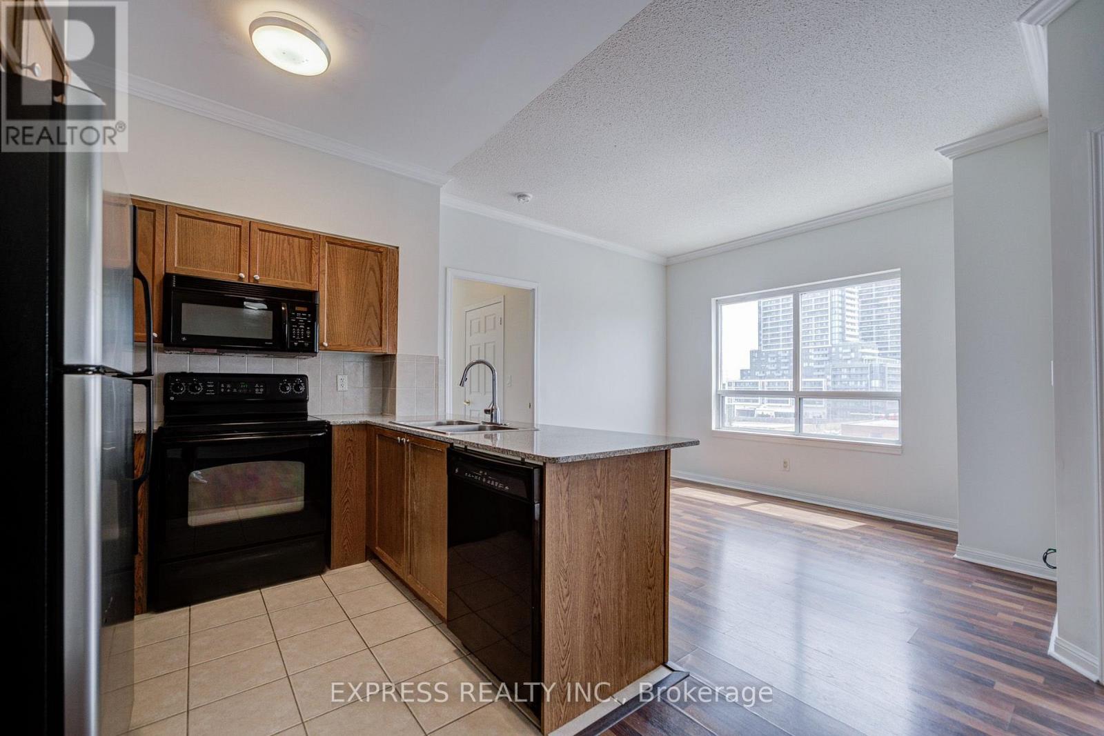 #PH01 5940 YONGE STREET - 20
