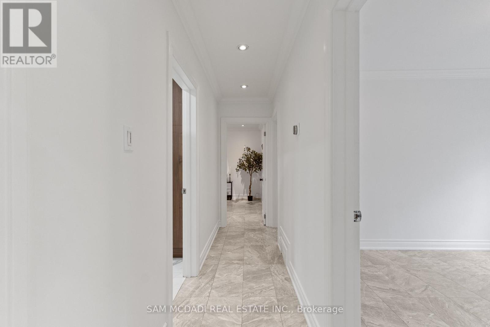 927 INGERSOLL COURT - 10
