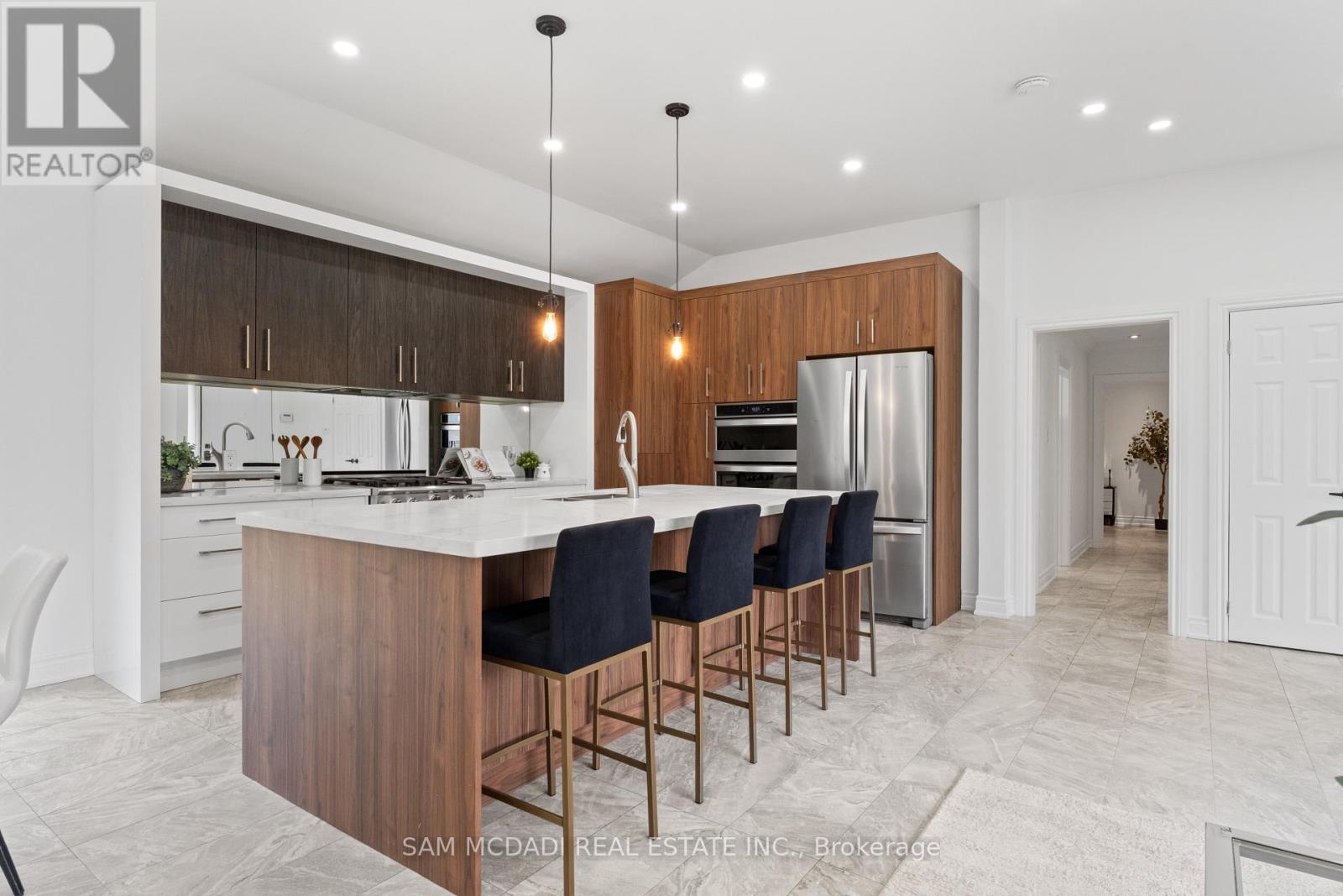 927 INGERSOLL COURT - 11