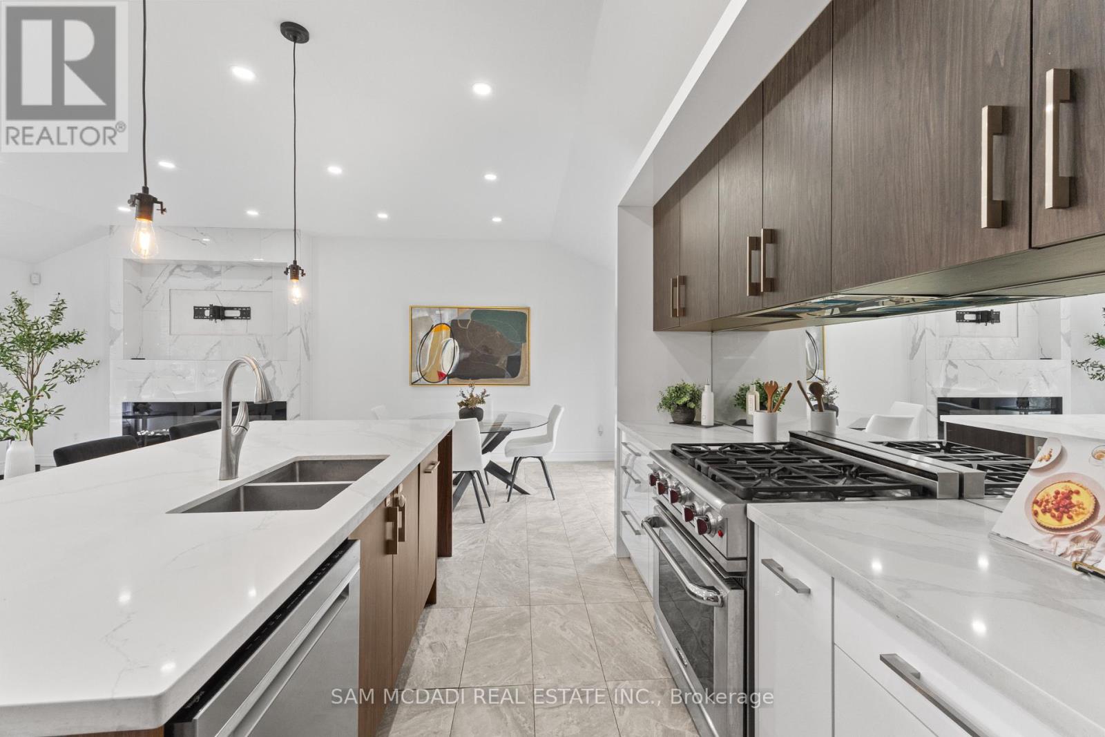 927 INGERSOLL COURT - 12