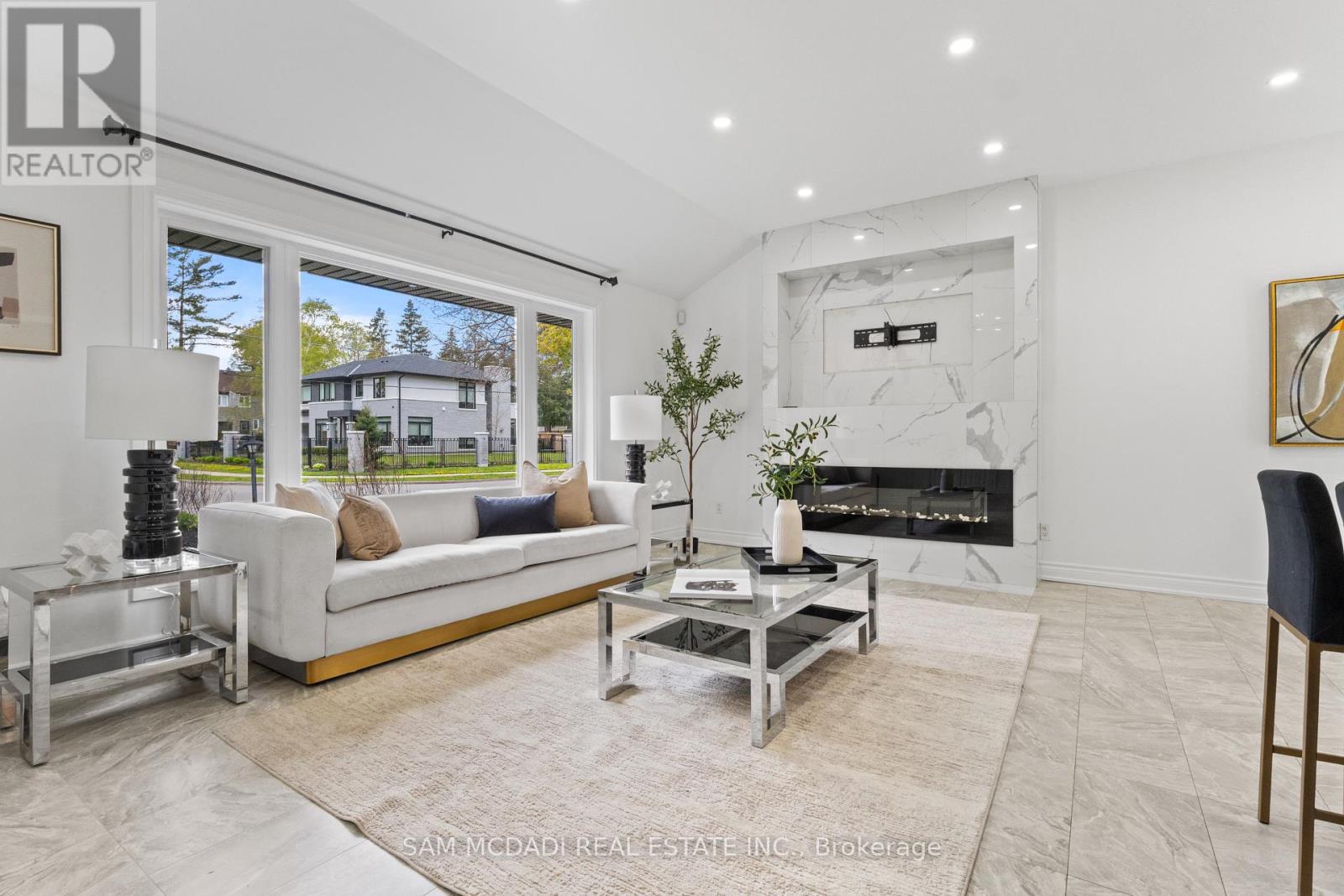 927 INGERSOLL COURT - 15