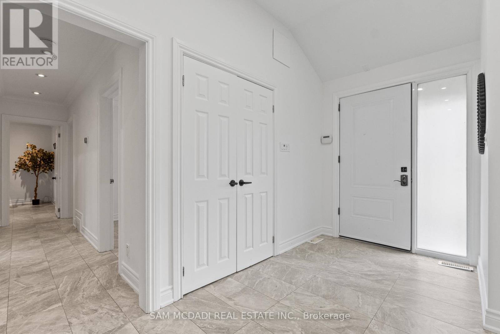 927 INGERSOLL COURT - 16
