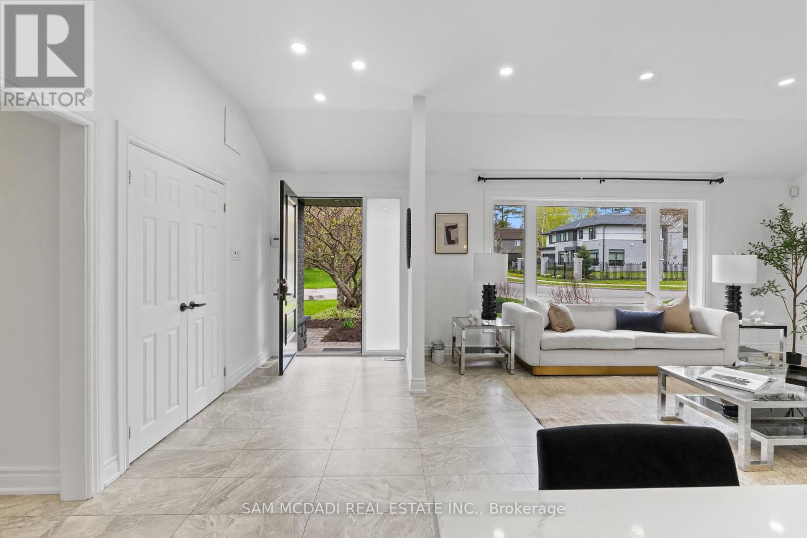 927 INGERSOLL COURT - 17