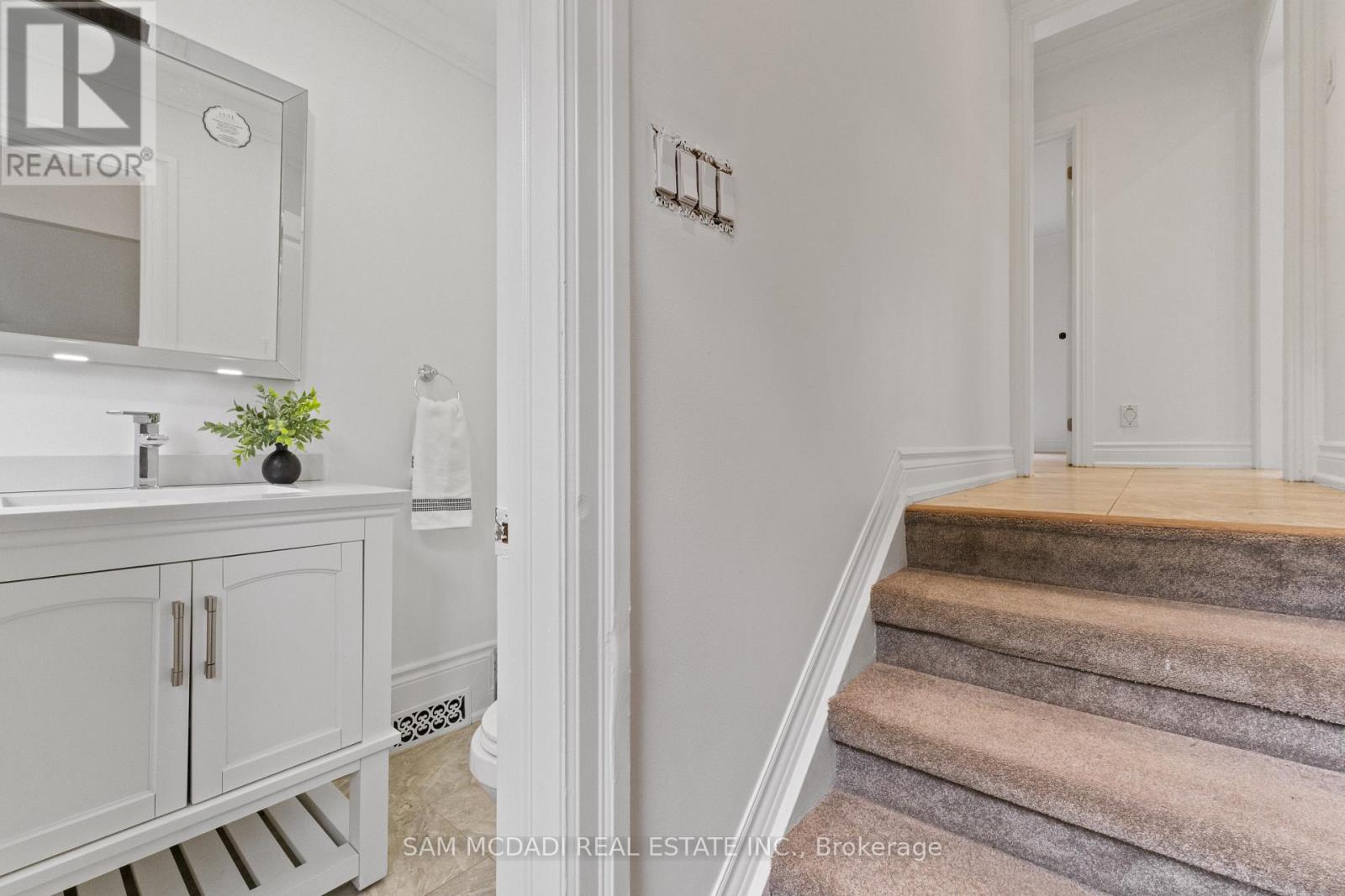 927 INGERSOLL COURT - 21