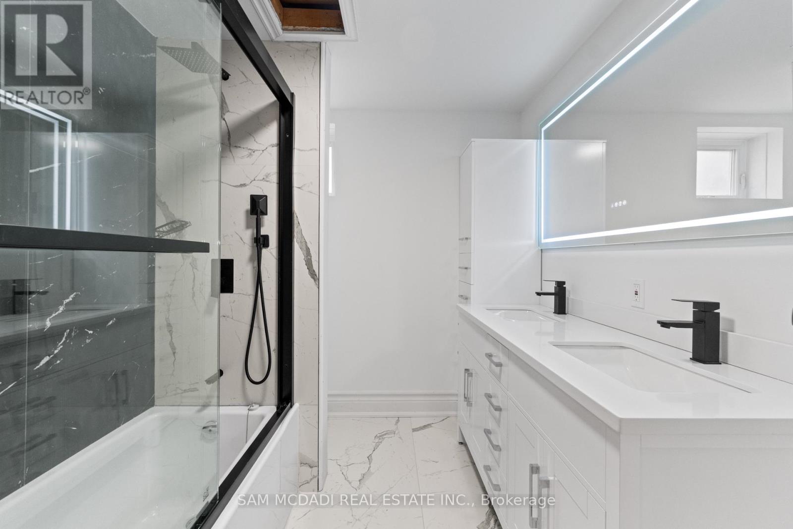 927 INGERSOLL COURT - 23