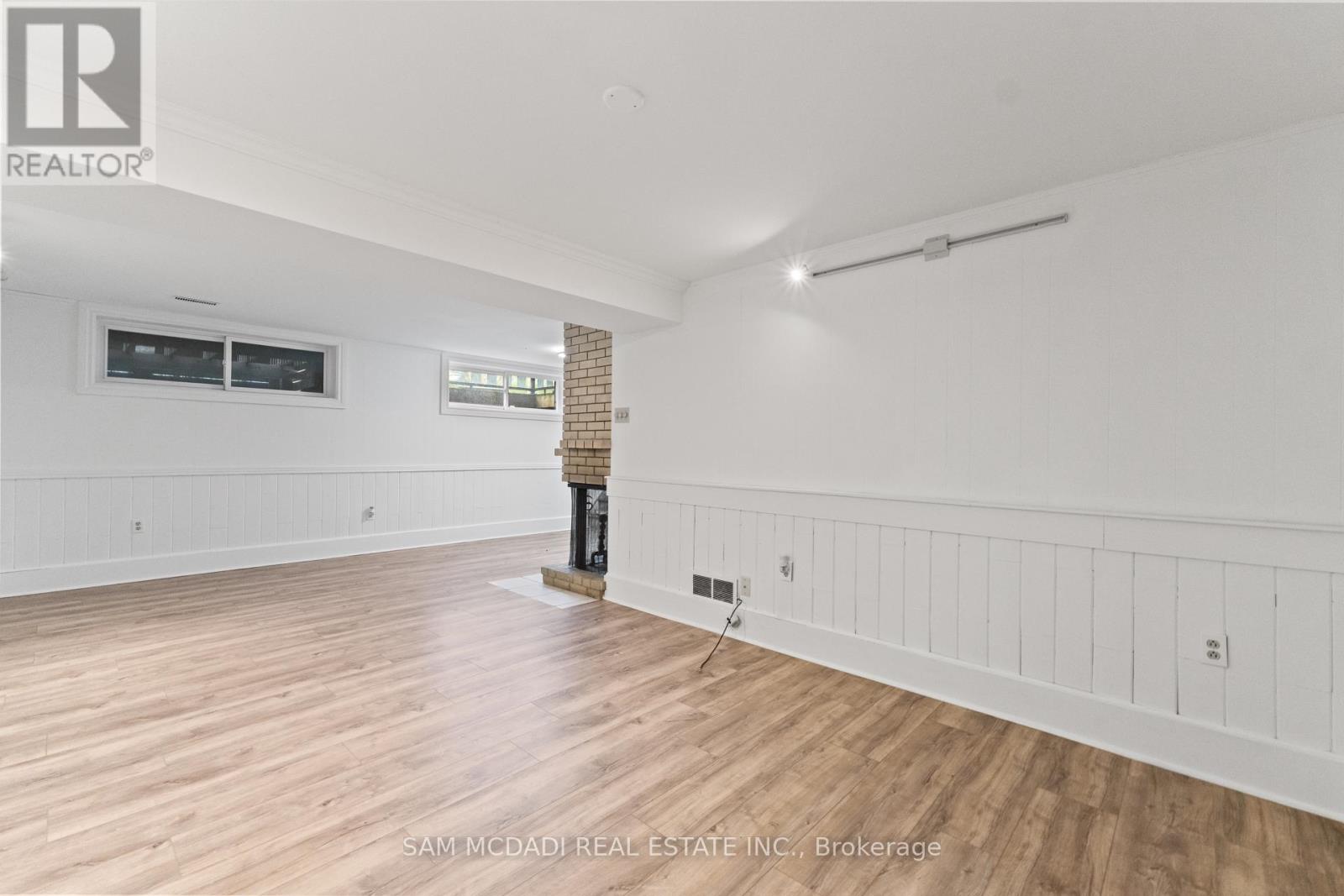 927 INGERSOLL COURT - 25