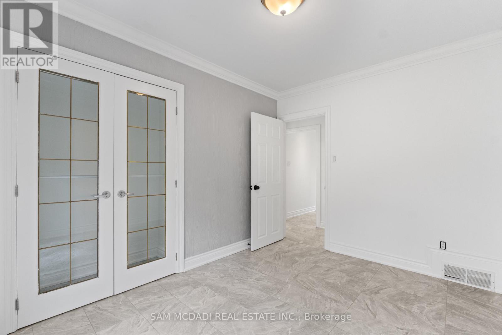 927 INGERSOLL COURT - 8
