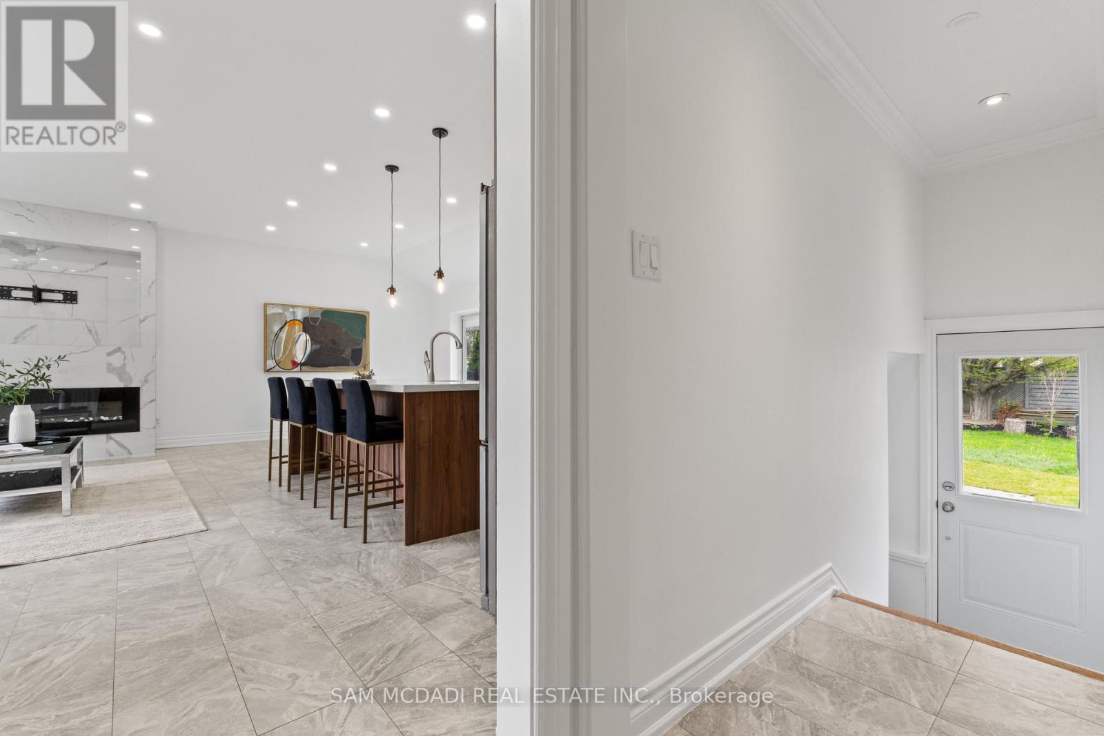 927 INGERSOLL COURT - 9