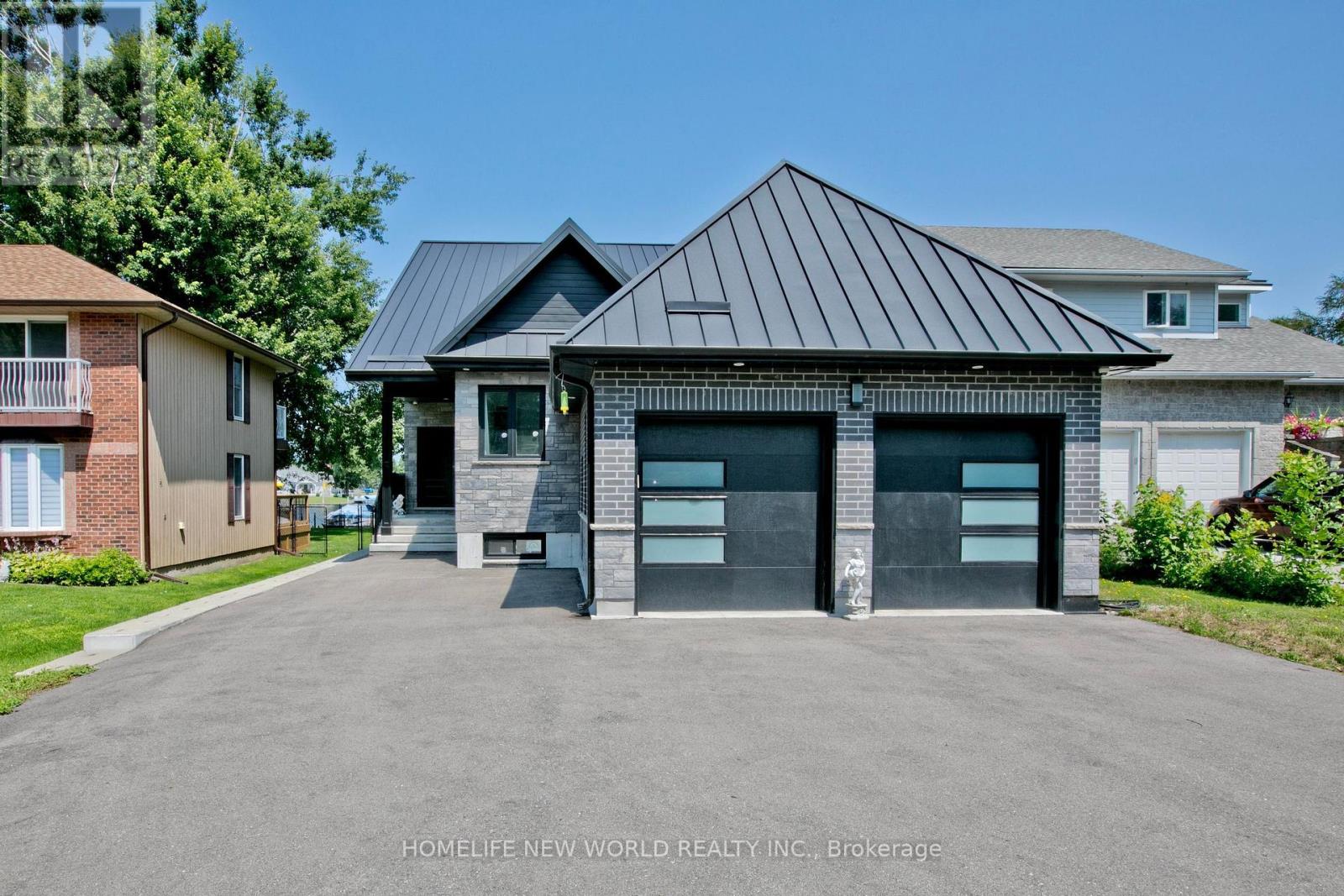 62 SIMCOE ROAD - 42