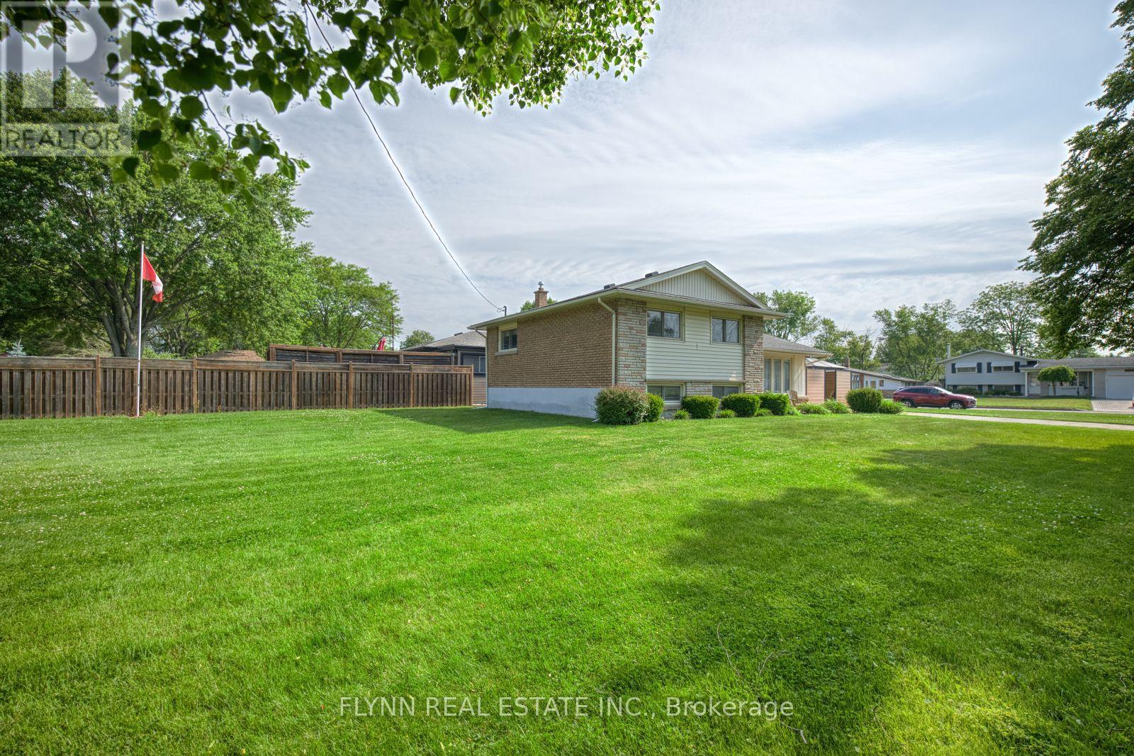 8968 BANTING AVENUE - 23