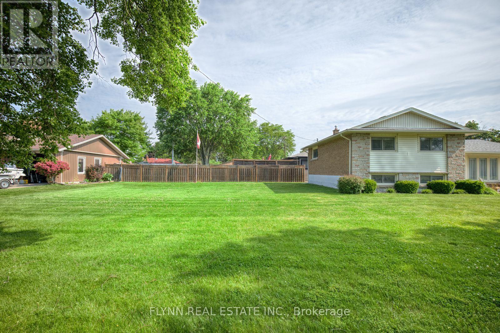 8968 BANTING AVENUE - 24