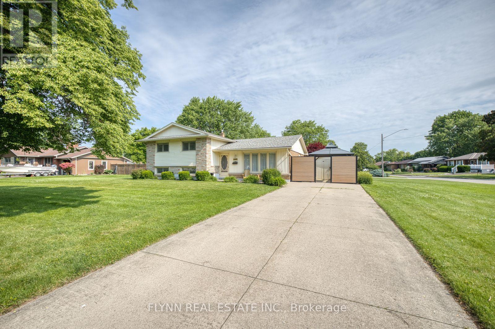 8968 BANTING AVENUE - 3