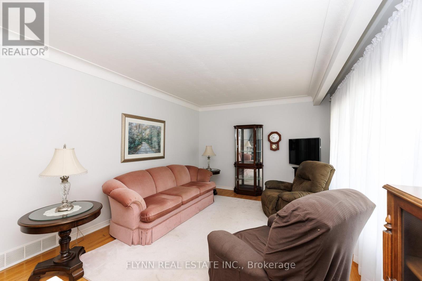 8968 BANTING AVENUE - 5