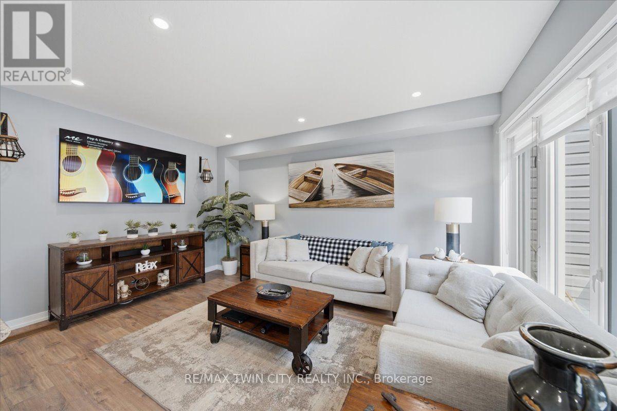 115 ENGLISH LANE - 13