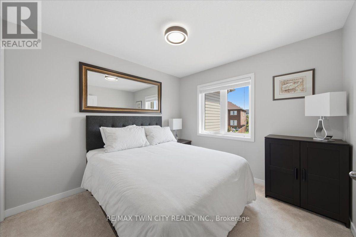 115 ENGLISH LANE - 28