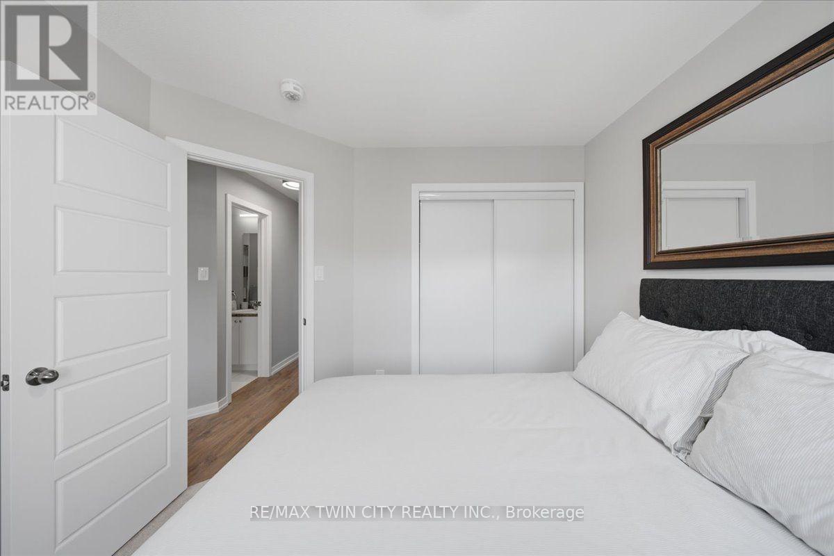 115 ENGLISH LANE - 29