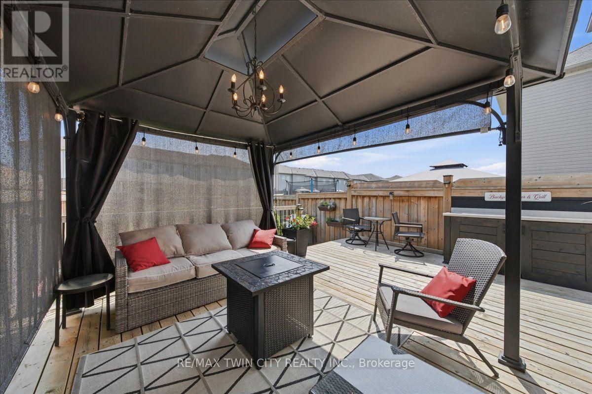 115 ENGLISH LANE - 35