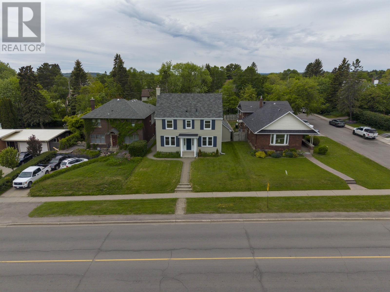 120 High ST, Thunder Bay — photo 2