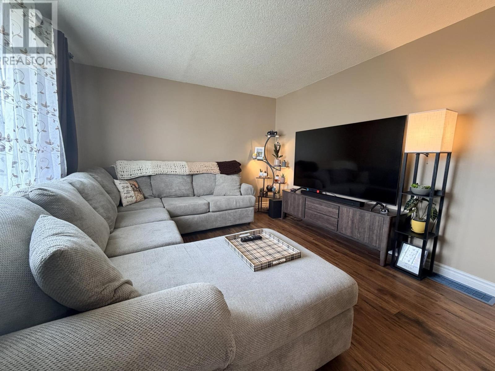 312 Ball Park CRES - 5