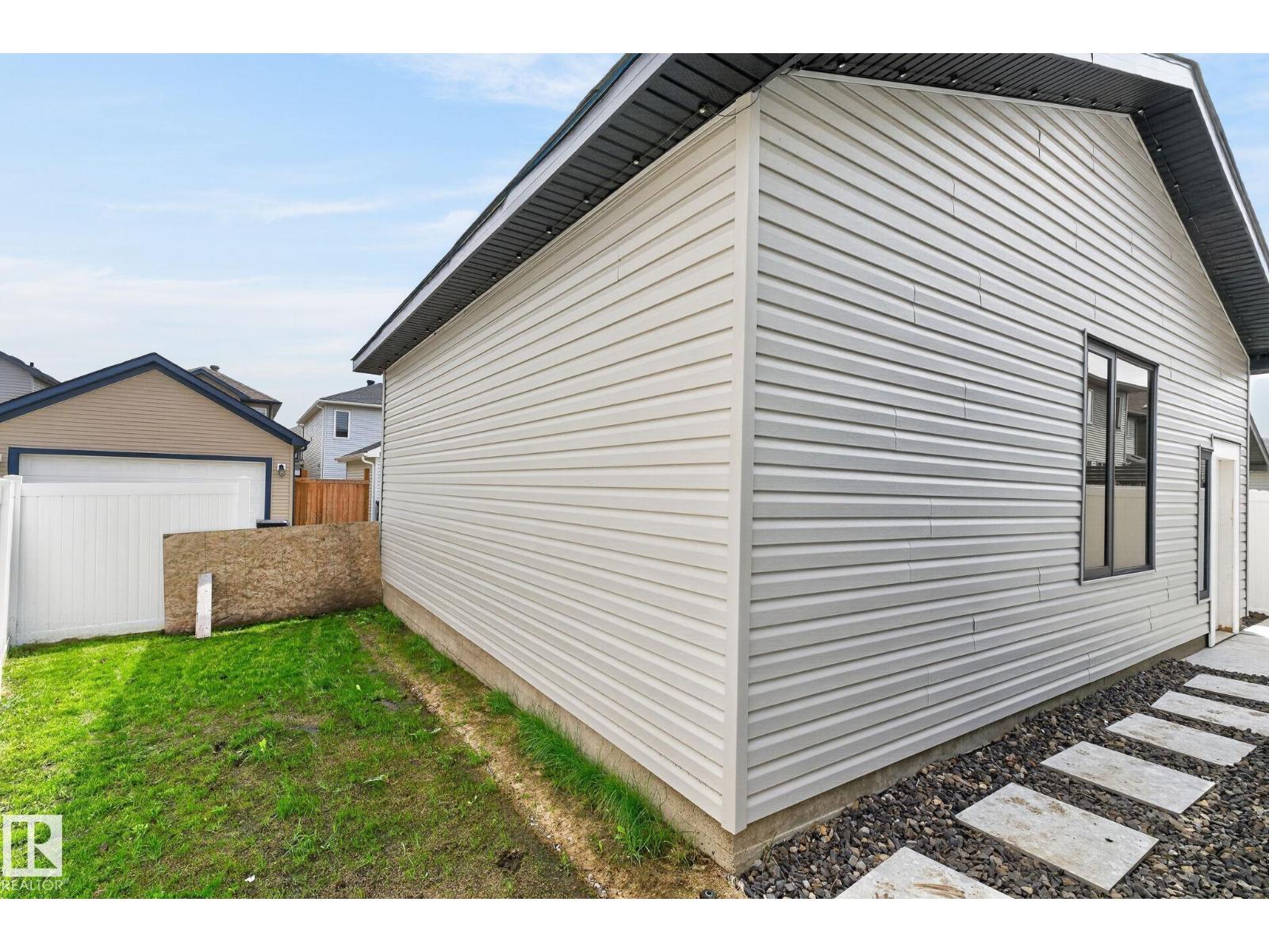 17733 64A ST NW - 53