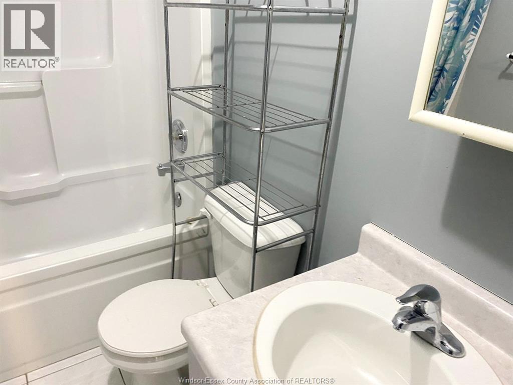 1570 LILLIAN - Image 3