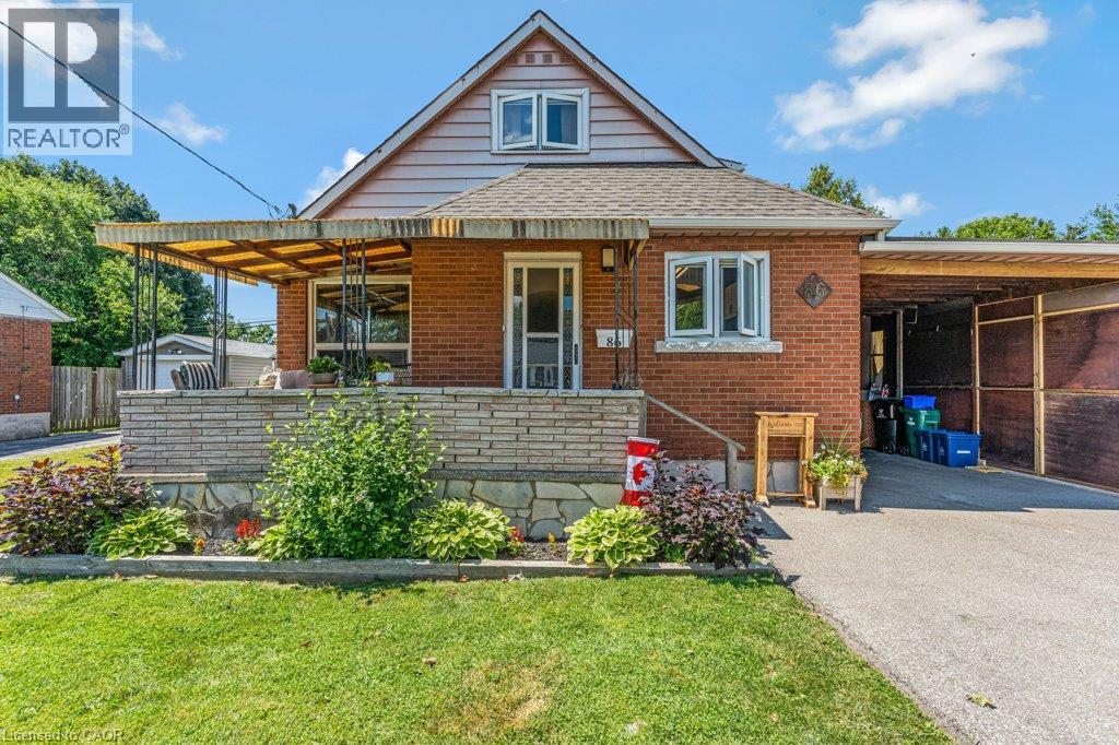 86 CHRISTOPHER Drive - 1